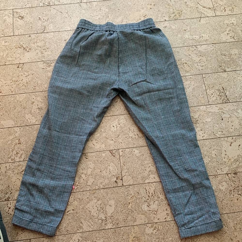 Woman’s pleated dress pant - Picture 6 of 7